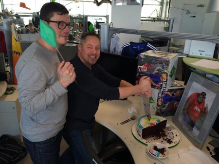 Празднование 14-летия The Sims в EA Studios