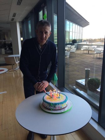 Празднование 14-летия The Sims в EA Studios