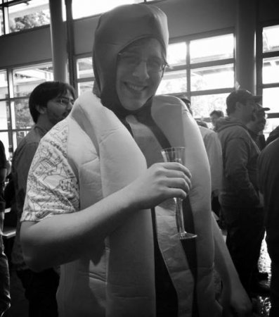 Празднование 14-летия The Sims в EA Studios